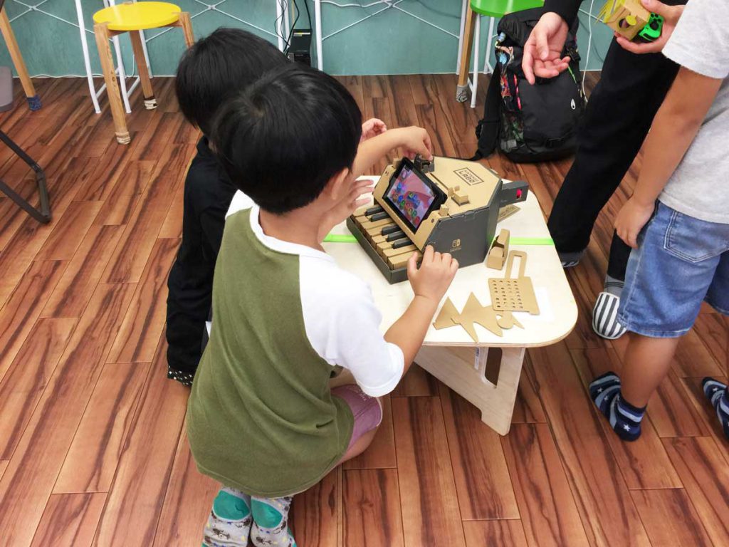プログラミング教室 Nintendolabo ニンテンドーラボ を体験してみよう エイド It キッズ 沖縄の幼稚園生 小学生 中学生のプログラミング教室 Aid It Kids